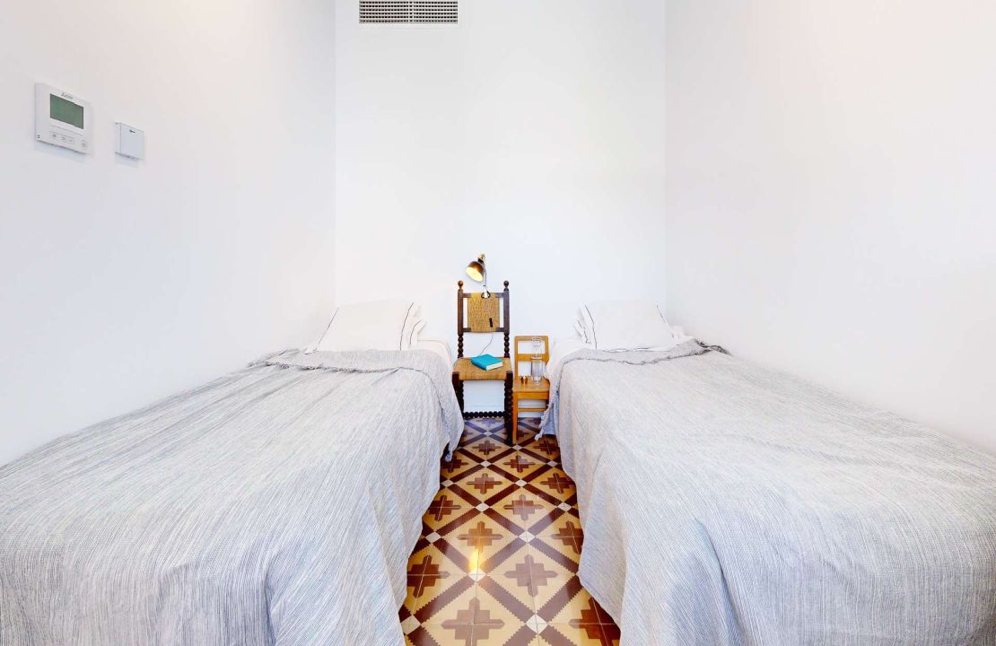 Stunning townhouse in Sa Pobla with large garden, pool and guest house